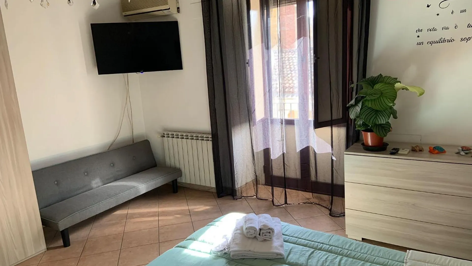 The Crazy House Apartment Catania